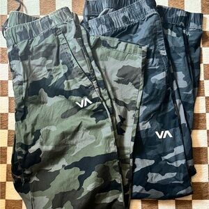 RVCA Men’s Camo Joggers Lot - Green and Gray/Black Size Medium